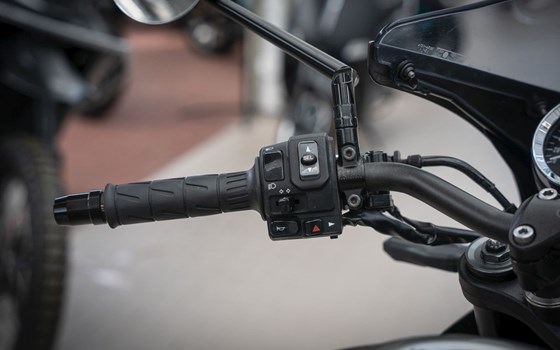 Gebrauchtmotorrad Kawasaki Z900 RS Cafe - Bild 7