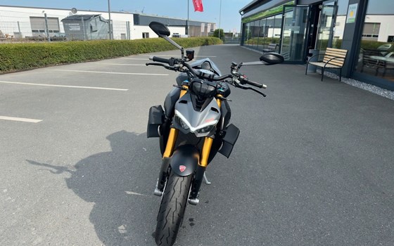 Gebrauchtmotorrad Ducati Streetfighter V4 S - Bild 2