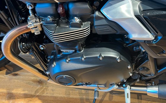 Gebrauchtmotorrad Triumph Speed Twin 900 - Bild 7