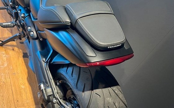 Gebrauchtmotorrad Triumph Rocket 3 Storm R - Bild 3
