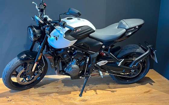 Gebrauchtmotorrad Triumph Trident 660 - Bild 5