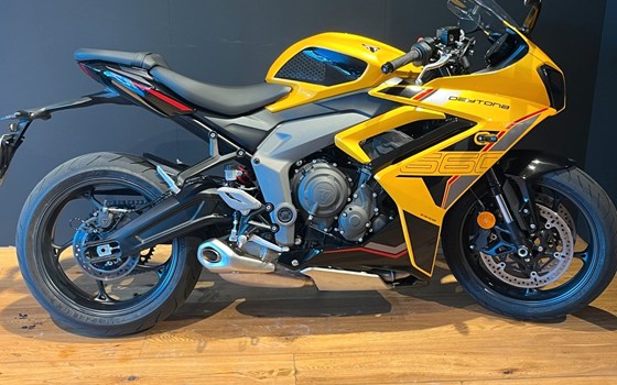 Gebrauchtmotorrad Triumph Daytona 660 - Bild 1