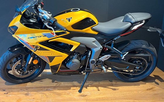 Gebrauchtmotorrad Triumph Daytona 660 - Bild 4