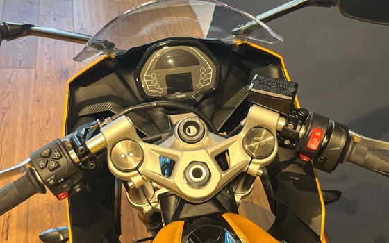 Gebrauchtmotorrad Triumph Daytona 660 - Bild 6