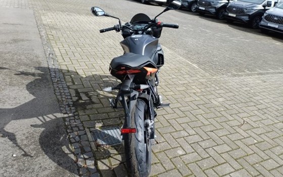 Neufahrzeug Aprilia Tuono 125 - Bild 4