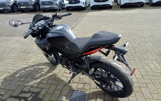 Neufahrzeug Aprilia Tuono 125 - Bild 5