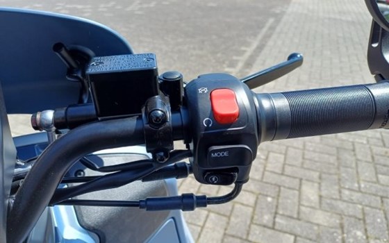 Neufahrzeug Vespa GTV 310 Officina 8 - Bild 13