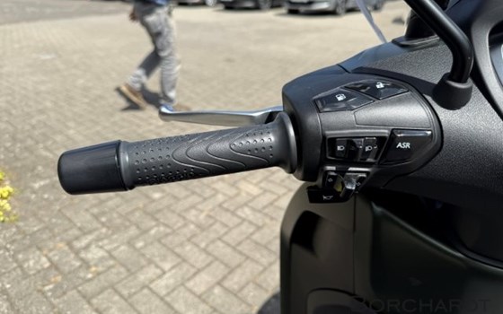 Gebrauchtmotorrad Piaggio Beverly 400 hpe - Bild 11