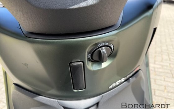 Gebrauchtmotorrad Piaggio Beverly 400 hpe - Bild 14