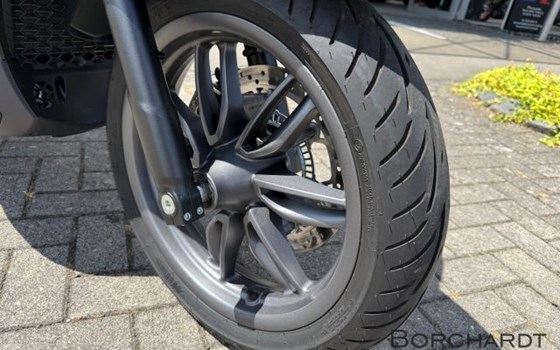 Gebrauchtmotorrad Piaggio Beverly 400 hpe - Bild 9