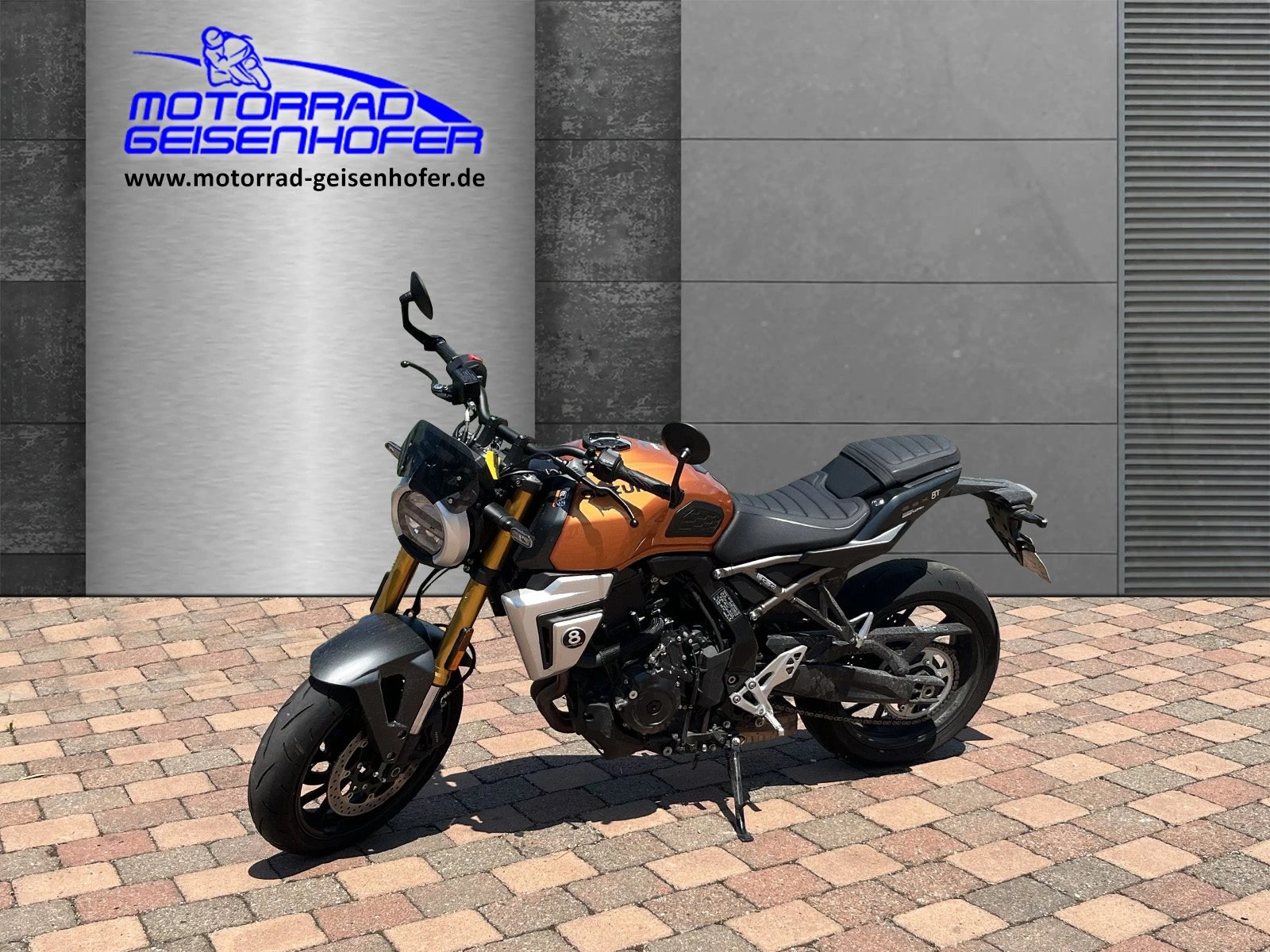 Suzuki GSX-8T