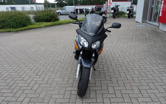 Gebrauchtmotorrad Honda CBF 600 S - Bild 3