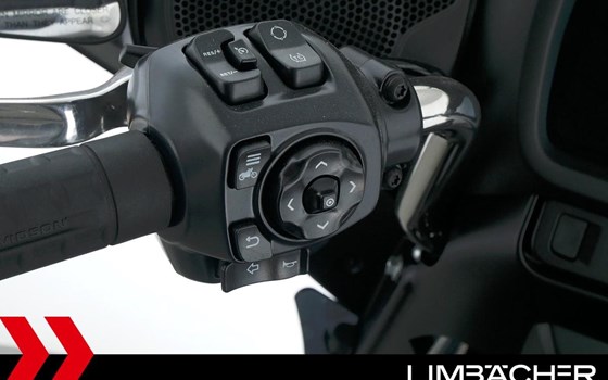 Gebrauchtmotorrad Harley-Davidson Street Glide FLHX - Bild 21