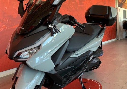 Honda Forza 350