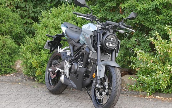 Gebrauchtmotorrad Honda CB125R - Bild 1