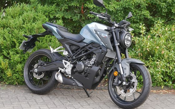 Gebrauchtmotorrad Honda CB125R - Bild 2