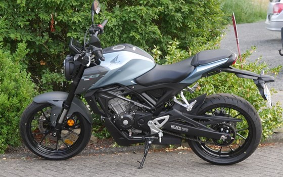 Gebrauchtmotorrad Honda CB125R - Bild 4