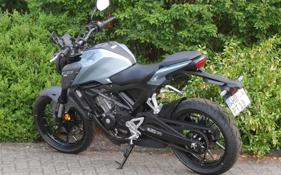 Gebrauchtmotorrad Honda CB125R - Bild 5
