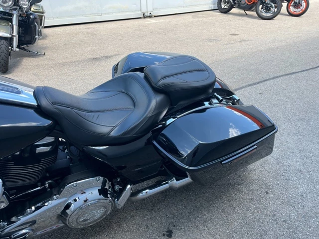 Harley-Davidson Touring Street Glide Special FLHXS (schwarz) - Bild 12