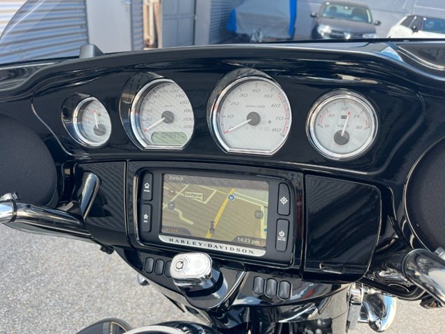 Harley-Davidson Touring Street Glide Special FLHXS (schwarz) - Bild 15