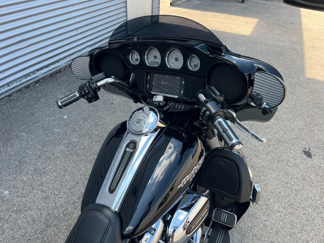 Harley-Davidson Touring Street Glide Special FLHXS (schwarz) - Bild 5