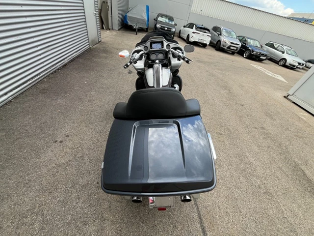 Harley-Davidson CVO Road Glide FLTRXSE (silber) - Bild 11