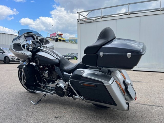 Harley-Davidson CVO Road Glide FLTRXSE (silber) - Bild 13