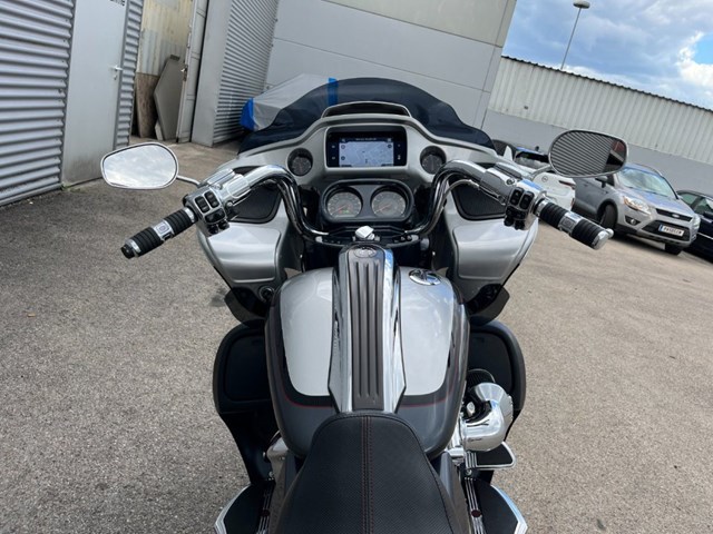 Harley-Davidson CVO Road Glide FLTRXSE (silber) - Bild 16