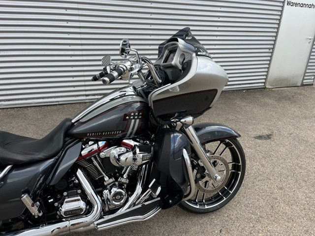 Harley-Davidson CVO Road Glide FLTRXSE (silber) - Bild 4
