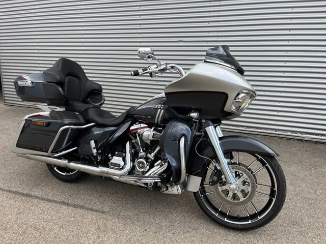 Harley-Davidson CVO Road Glide FLTRXSE (silber) - Bild 5