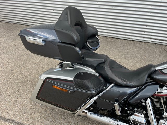 Harley-Davidson CVO Road Glide FLTRXSE (silber) - Bild 8