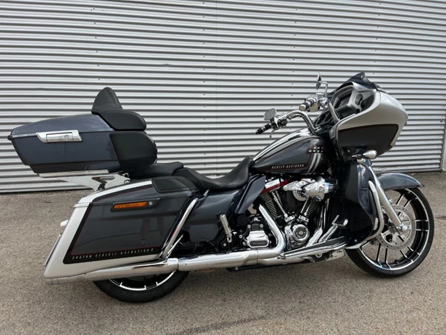 Harley-Davidson CVO Road Glide FLTRXSE (silber) - Bild 8