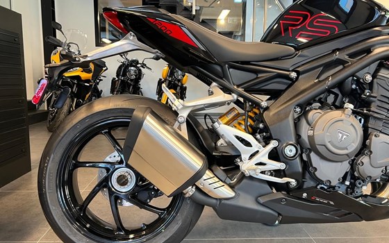 Gebrauchtmotorrad Triumph Speed Triple 1200 RS - Bild 2