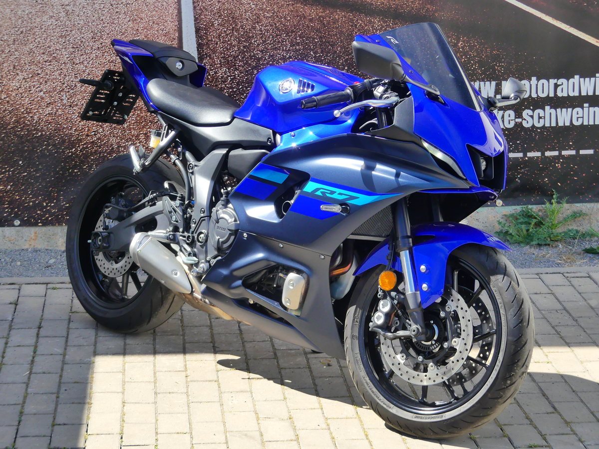 Yamaha R7