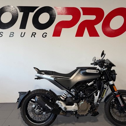 GEBRAUCHTFAHRZEUG Husqvarna Svartpilen 125