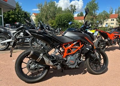 GEBRAUCHTFAHRZEUG KTM 390 Duke