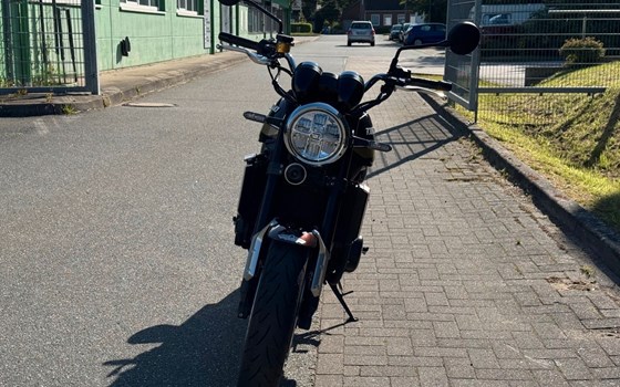 Gebrauchtmotorrad Kawasaki Z900 RS - Bild 11