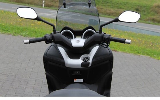 Gebrauchtmotorrad Yamaha X-Max 250 - Bild 12
