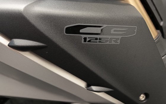 Gebrauchtmotorrad Honda CB125R - Bild 9