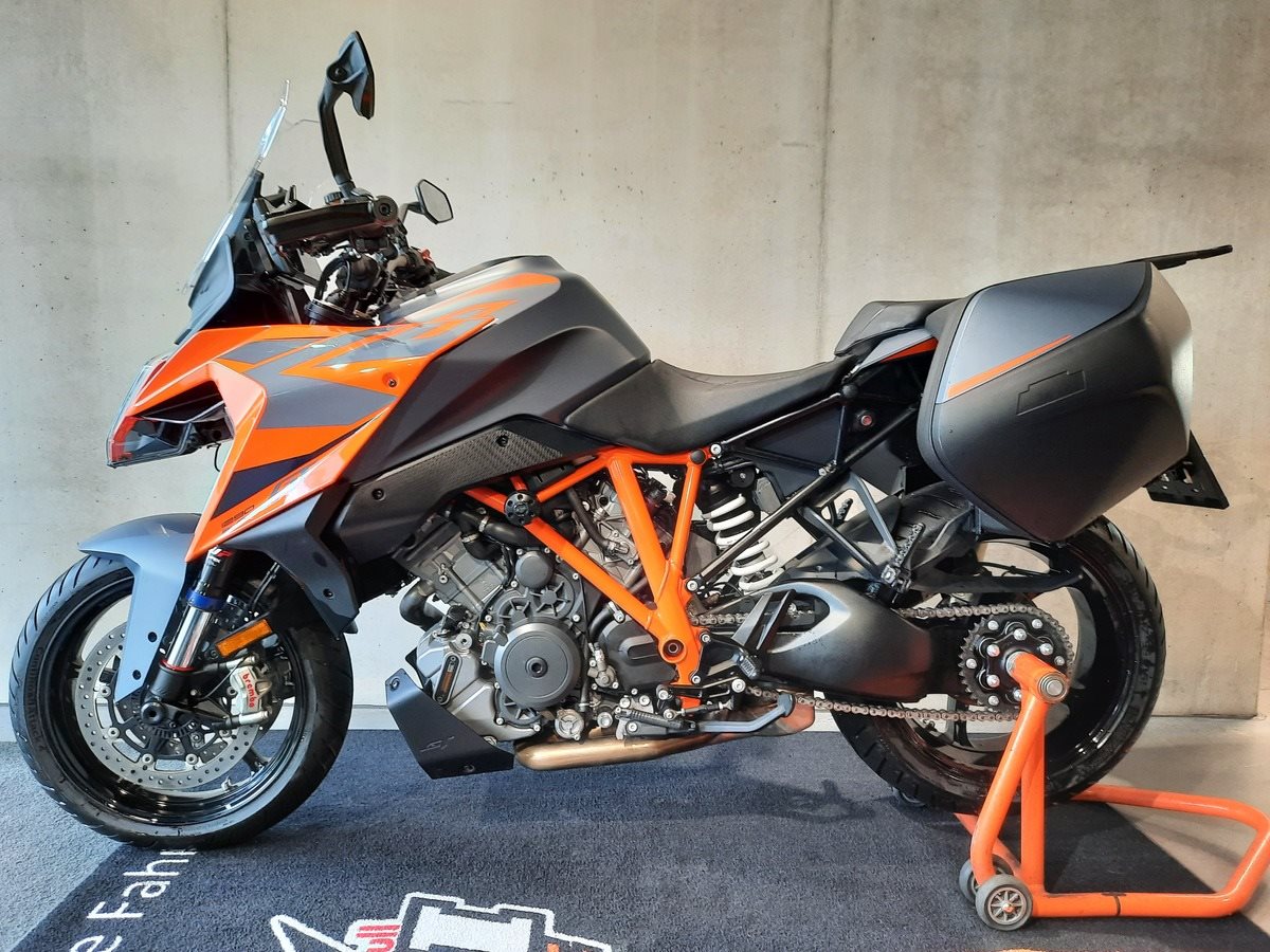 KTM 1290 Super Duke GT