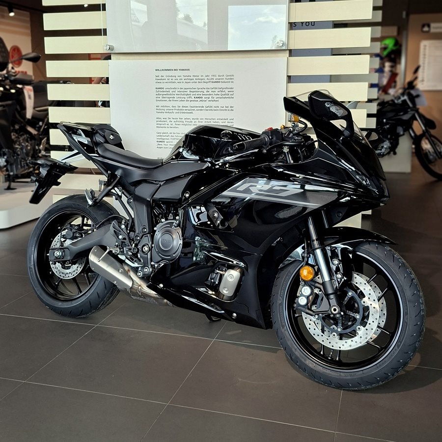 Yamaha R7