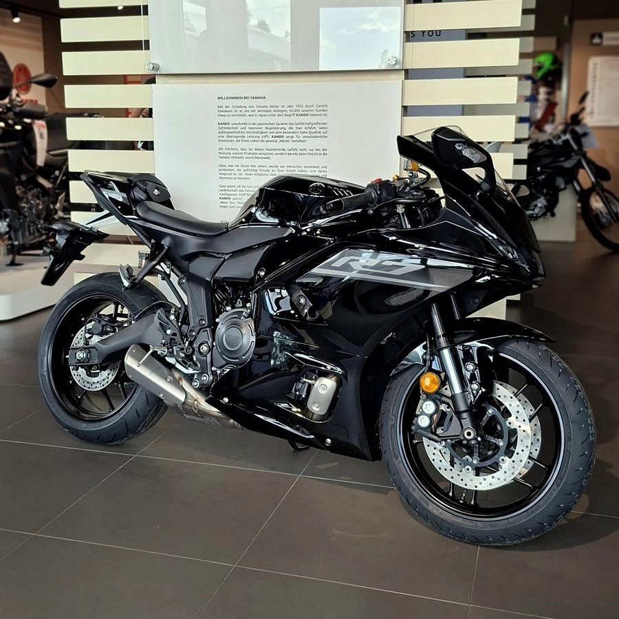 Yamaha R7