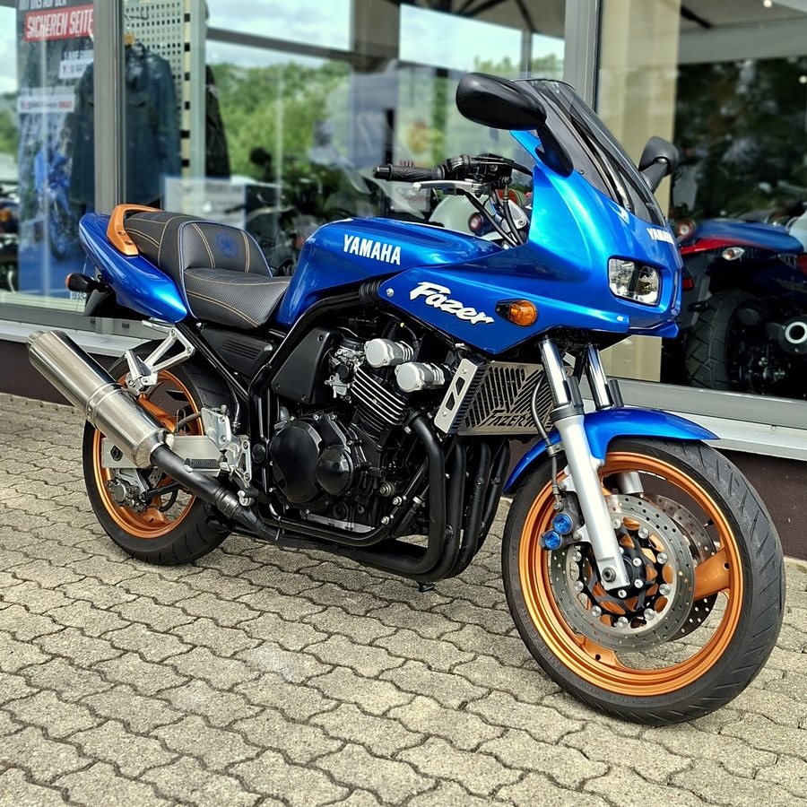Yamaha FZS 600 Fazer