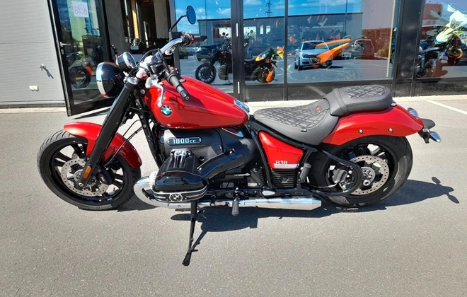 BMW R 18