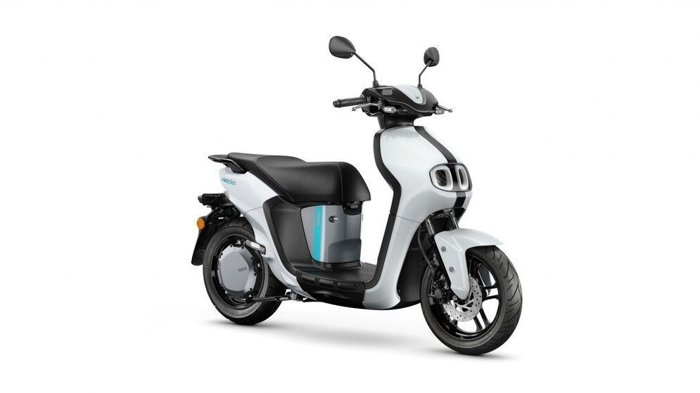 Yamaha NEO's Dual Battery