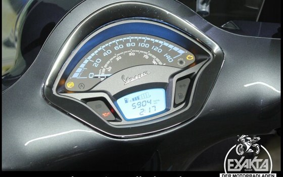Gebrauchtmotorrad Vespa GTS 300 Touring - Bild 12