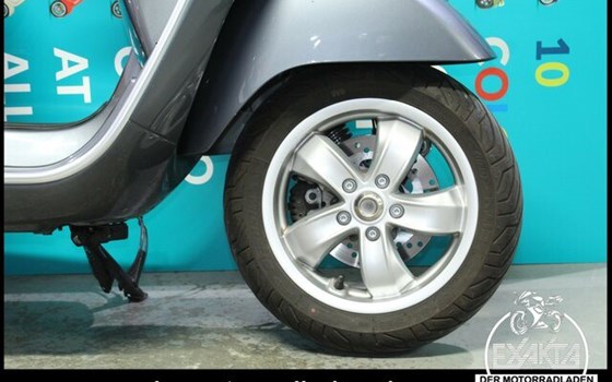 Gebrauchtmotorrad Vespa GTS 300 Touring - Bild 23