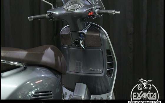 Gebrauchtmotorrad Vespa GTS 300 Touring - Bild 9