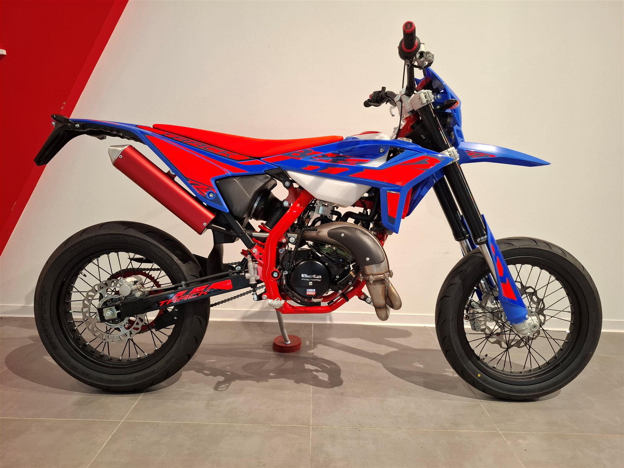 Beta SPM50 Track