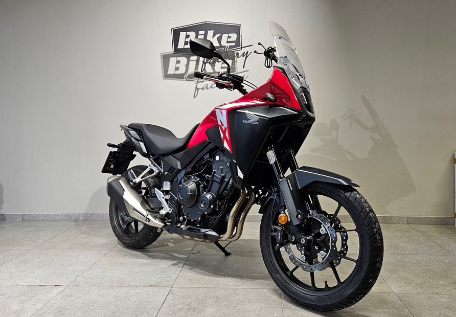 Honda NX500 (rot)